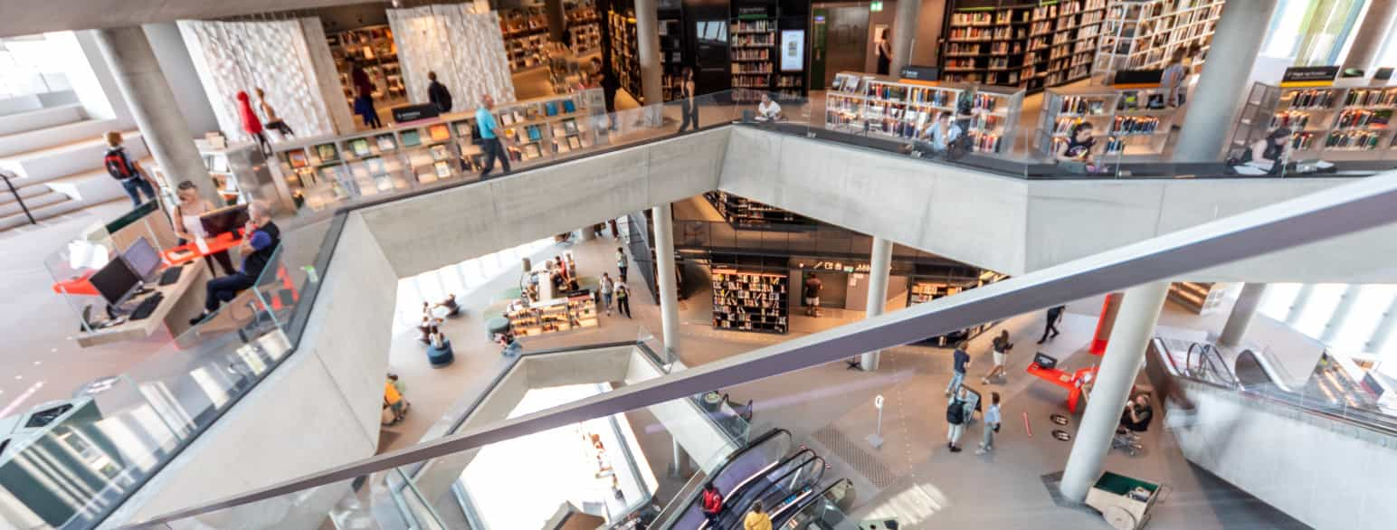 Inne i Deichman Bjørvika, hovedbiblioteket i Oslo