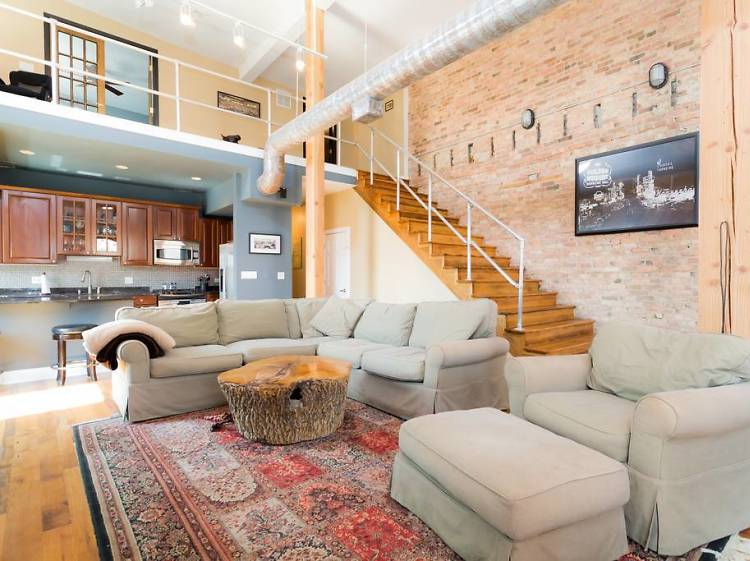 12 beautiful Chicago lofts you can rent on Airbnb