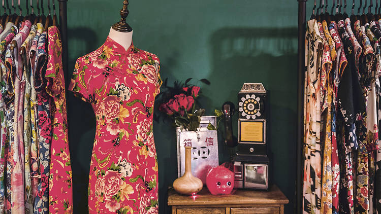 Rent a qipao at 20s