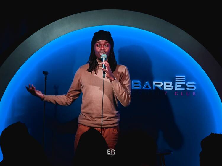 A Barbès, un comedy club avec des bières pas chères et plein de nouveaux talents