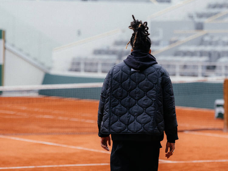 Fary à Roland-Garros : l’humour fait son entrée dans le court des grands