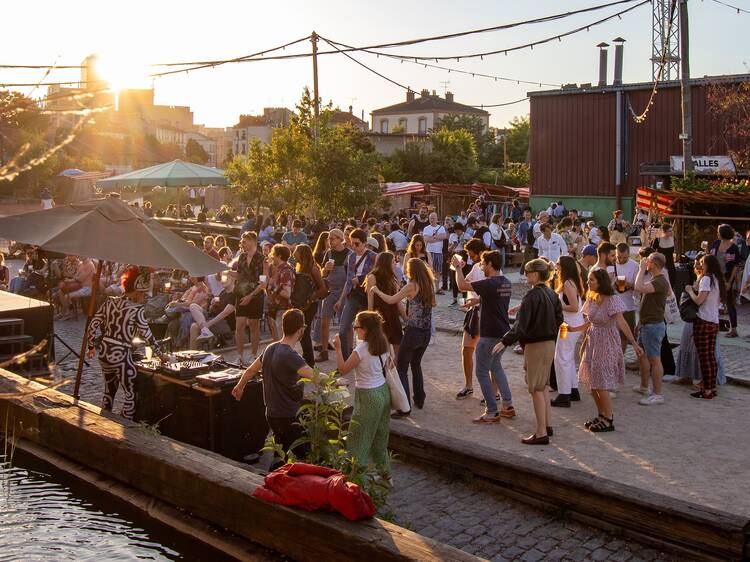 Dans une ex-gare de 10 000 m2, un festival électronique avec un week-end d’open airs gratuits