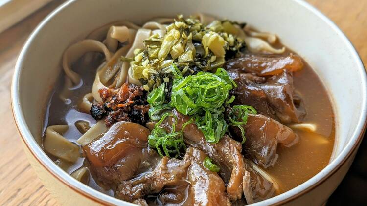 A bowl of beef noodles