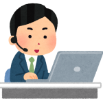 いろいろなインカムをつけてパソコンを使う人のイラスト