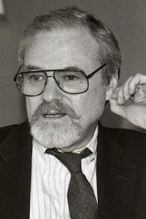 Alan J. Pakula