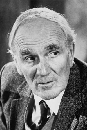 Desmond Llewelyn