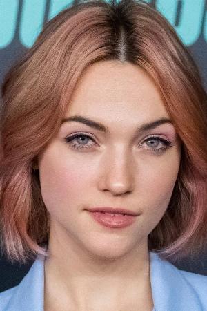 Violett Beane