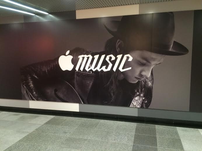 渋谷駅に突如出現したApple Musicの広告がカッコイイ！ img12