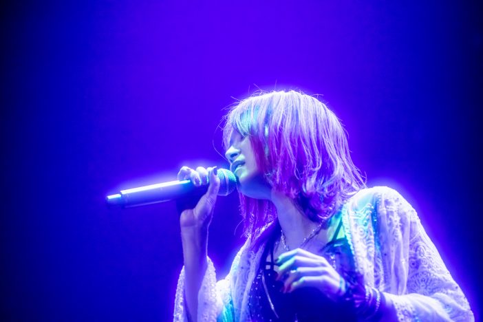 LiSA、アコースティック編成ライブレポ