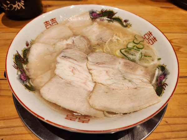 「思いでの豚骨ラーメン　チャーシュー」@博多一双 新横浜ラーメン博物館店の写真