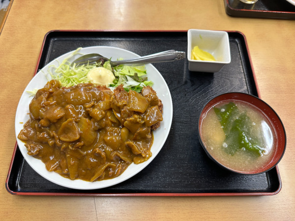 「カツカレー（並盛）940円」@たか幸食堂の写真