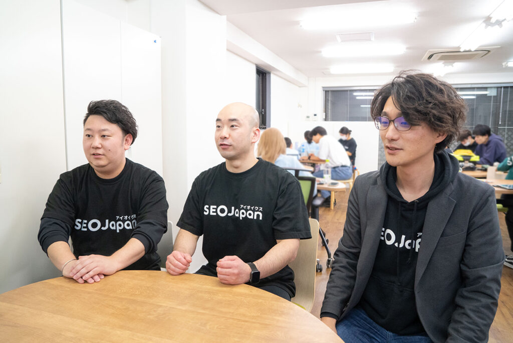 Webコンサルティング事業部　
事業部長　遠藤 幸三郎（右）　
コンサルタント　藤池 徹（中）　
ディレクター　木村 直貴（左）