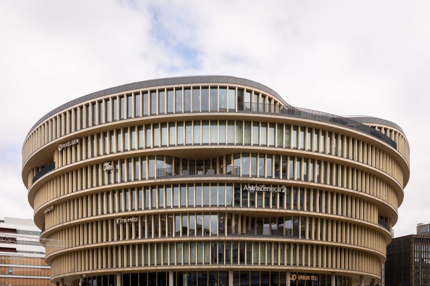 Facade of innovation hub by 3XN