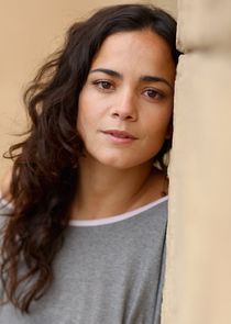 Actor Alice Braga Thumbnail