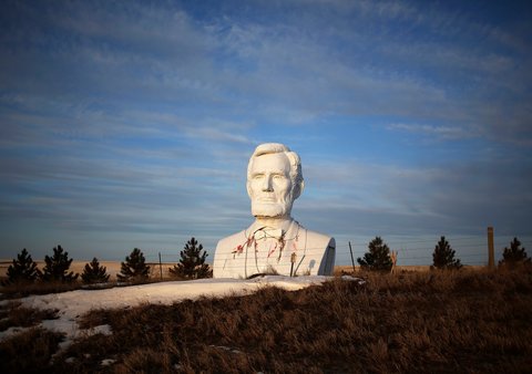 A giant bust of Lincoln by the artist David Adickes in a field outside of Williston, North Dakota.