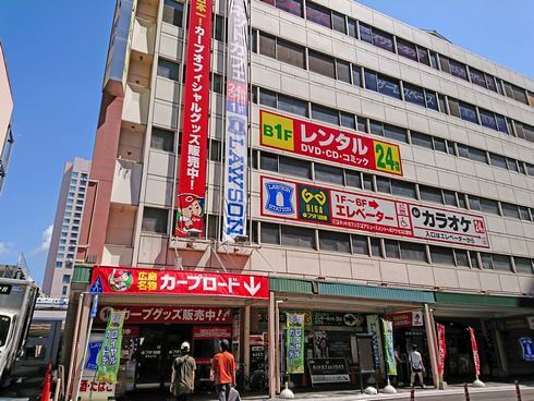 フタバ図書GIGA広島駅前店、日本最大級の複合書店はカープコーナも広島最大級