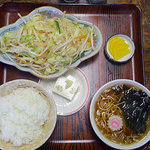 かしわや - 野菜炒め半ラーメン定食