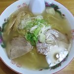 北龍 - 塩ラーメンのアップ