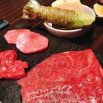 Yakiniku Ushigoro Ginza Namikidori Ten - 