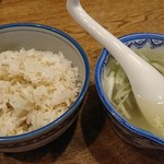 Shodai Gyutan Akabee - 麦飯・テールスープ