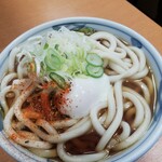 加賀 - 温泉玉子うどん￥430＋大盛￥80　セルフネギ&七味でチューニング！