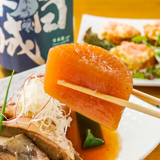 The signature dish ``Seasonal Ara-cooked Daikon'' has a gentle taste that warms your body and soul♪