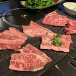 Yakiniku Izakaya Suika - 常陸牛の盛り合わせ 上段左から中落ちカルビ、上カルビ、カイノミ 下段左からササミ、ハラミ、カルビ