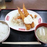 おふくろ食堂 - 海老フライ定食（850円）