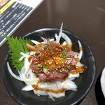 元祖 原価酒場 はかた商店 - 馬肉のねぎとろ。ちょっと高いかな。。。（780円）