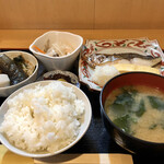 山もと - 鰆とだし巻き定食900円