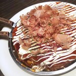 鉄板焼き居酒屋 鉄神 - メレンゲふわふわお好み焼 ￥780