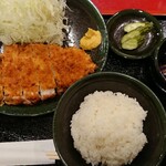 とんかつ甲斐路 - とんかつ定食900円