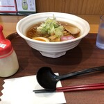 デカ盛ダイニング おはな - 醤油ラーメン