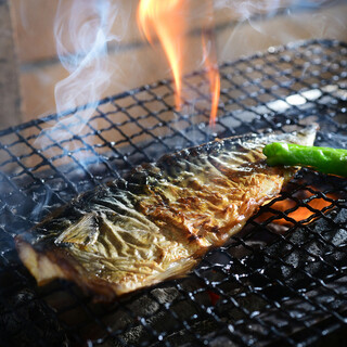 The carefully selected seafood grilled over Bincho charcoal is exquisite!