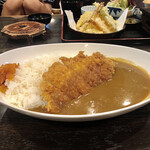 Restaurant Kadan - カツカレー大盛り　１３００円ぐらいです…
                      高い…Σ（・□・；）