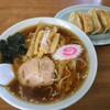 食堂信水 - ラーメン500円、餃子300円