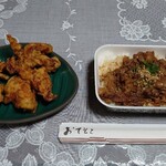 日本料理 焼肉 青山 - 料理写真:●唐揚げ（5個入り） 　 370円
●焼肉弁当　　　　　　630円