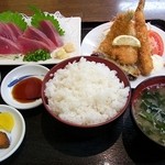 市場食堂 - 戻りカツオ定食たっぷりフライ付き