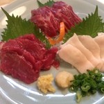 宵のひととき うまし - 料理写真:青森産の馬刺盛り合わせ（1480円）。