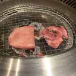 やき肉玄趣 江洲 - 近江牛のタン