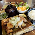 元祖やきとり串八珍 - やきとり定食　定食につくサラダがお気に入りです