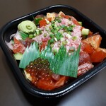 福島丼丸 - バラネギトロ丼ネタ大盛(810円)+いくらトッピング(162円)