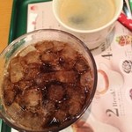 Mos Burger Foreo Sendai Miyanomori Ten - コーラ＆コーヒー