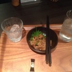 ハナンカフェ - ホテルのカフェ
            焼酎宵の小町と豚ミソ