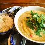 ブッシュマン - グリーンカレーヌードルランチ