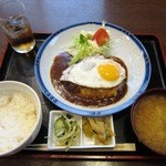 つくば屋 - 煮込みハンバーグ定食￥１０００　※税込価格
      