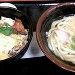 宮本むなし - かけうどんと丼のセット（鶏唐玉子丼）