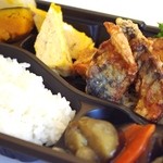 手作り弁当　こもれび - 料理写真:日替わり弁当（サバ竜田揚げ）