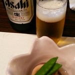 花盛り - 瓶ビール(中)と、お通し