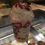 GODIVA - ホワイトチョコレートラズベリー&ローズ600円